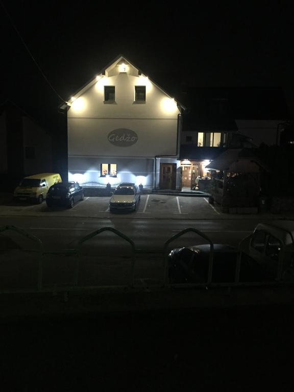 Gostilna In Prenocisca Gedzo Hotell Novo Mesto Exteriör bild